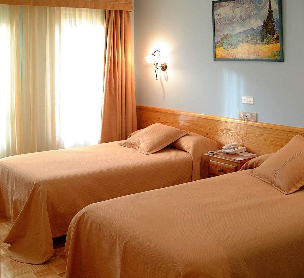 Hotel San Briz A Pontenova Bagian luar foto