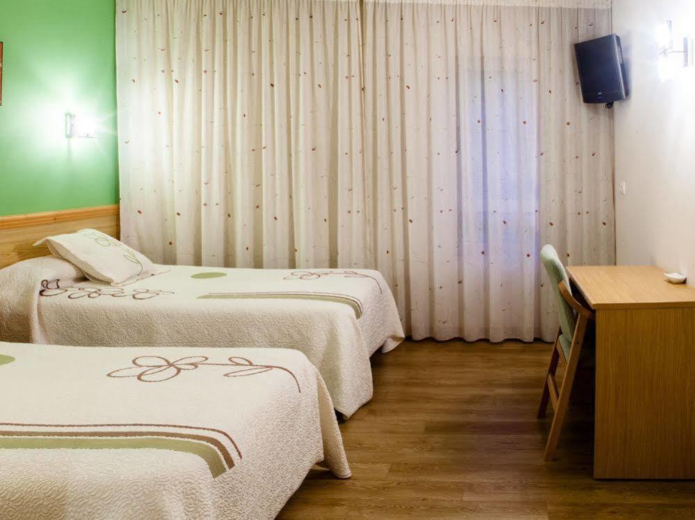 Hotel San Briz A Pontenova Bagian luar foto