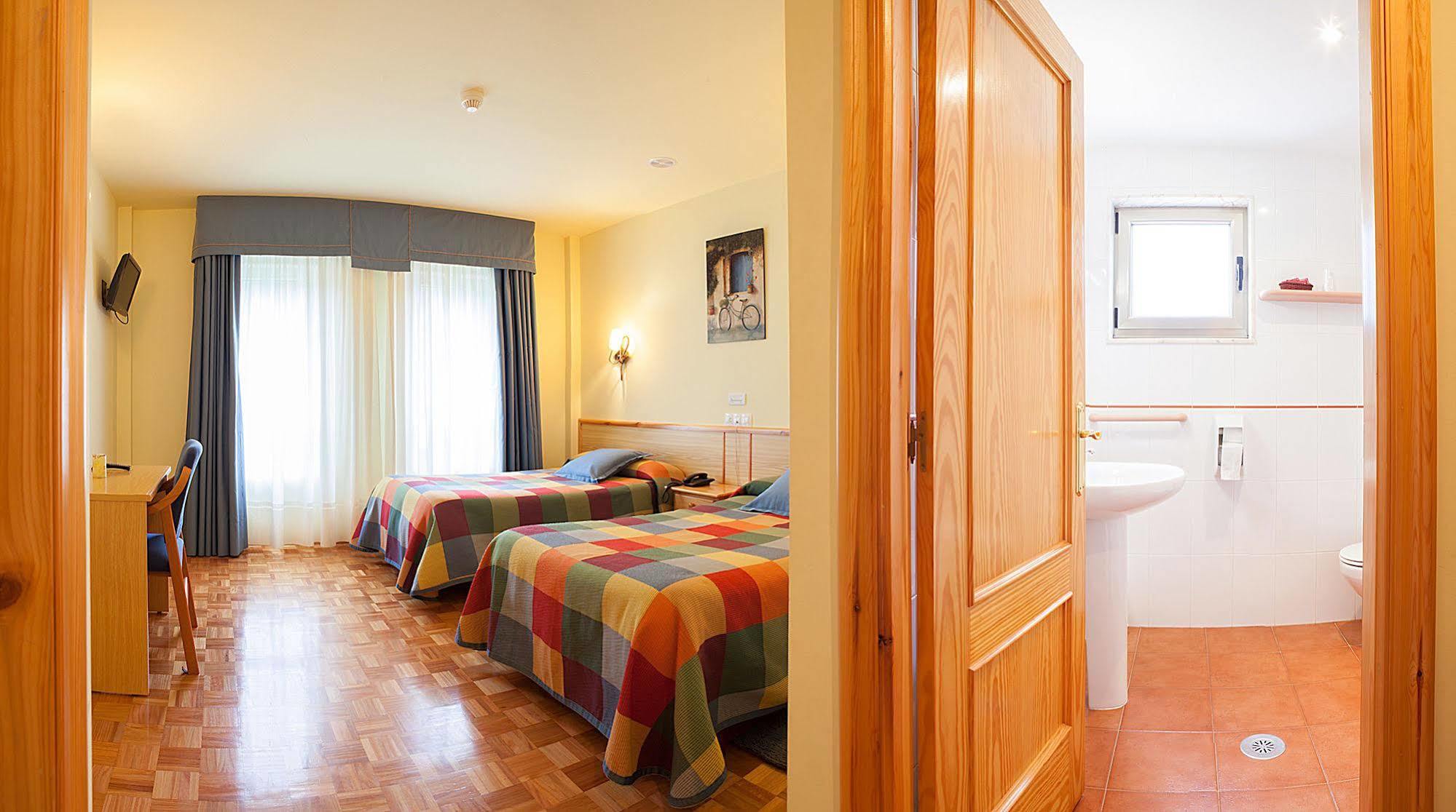 Hotel San Briz A Pontenova Bagian luar foto